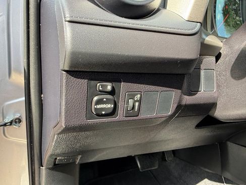 Used 2016 Toyota RAV4 LE FWD image 17