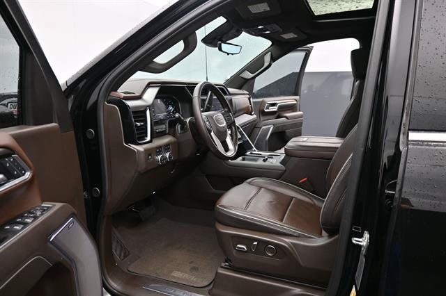 Used 2025 GMC Sierra 2500 Denali w/ Denali Reserve Package AWD/4WD image 10