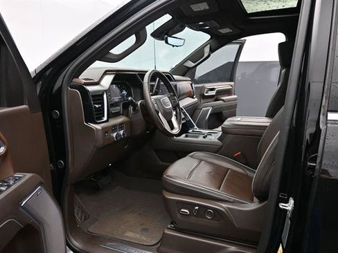 Used 2025 GMC Sierra 2500 Denali w/ Denali Reserve Package AWD/4WD image 10