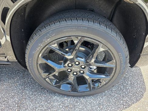 New 2026 Chevrolet Traverse RS w/ LPO, Floor Liner Package FWD image 23