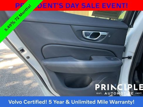 Certified 2025 Volvo V60 B5 Cross Country Plus image 26