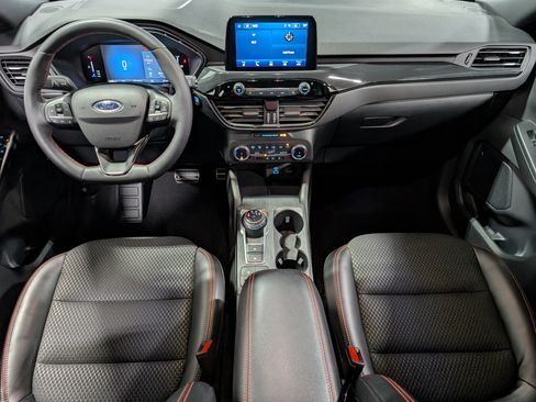 Used 2023 Ford Escape ST-Line Select w/ Class II Trailer Tow Package AWD/4WD image 14