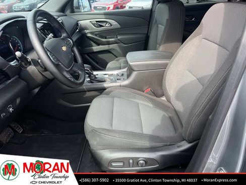 Used 2023 Chevrolet Traverse LT FWD image 18