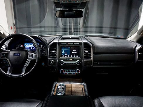 Used 2019 Ford Expedition Platinum image 28