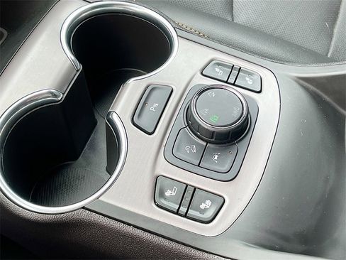 Used 2024 GMC Terrain AT4 w/ Infotainment Package II image 21