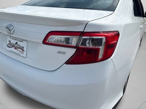 Used 2014 Toyota Camry SE FWD image 32