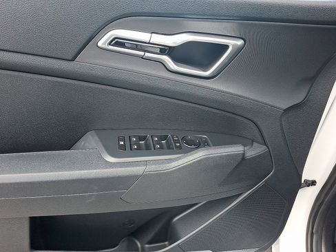 New 2026 Kia Sportage LX image 8