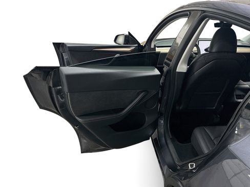 Certified 2023 Tesla Model Y Long Range AWD/4WD image 10