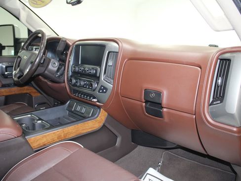 Used 2019 Chevrolet Silverado 2500 High Country w/ Duramax Plus Package image 28