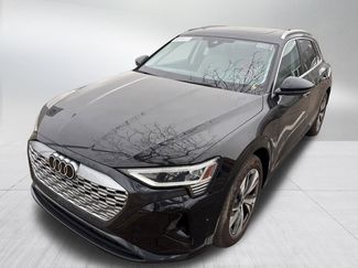 Used 2024 Audi Q8 e-tron Premium Plus video 2