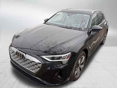 Used 2024 Audi Q8 e-tron Premium Plus image 2