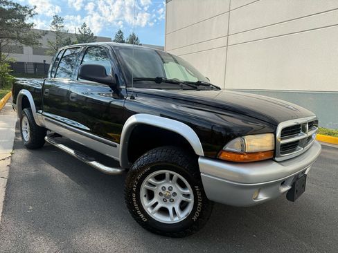 Used 2004 Dodge Dakota SLT w/ Deluxe Convenience Group AWD/4WD image 1