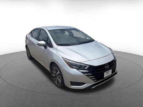 Used 2025 Nissan Versa SV FWD image 2
