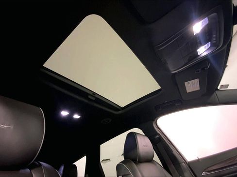 Used 2022 Buick Enclave Avenir w/ Avenir Technology Package image 29