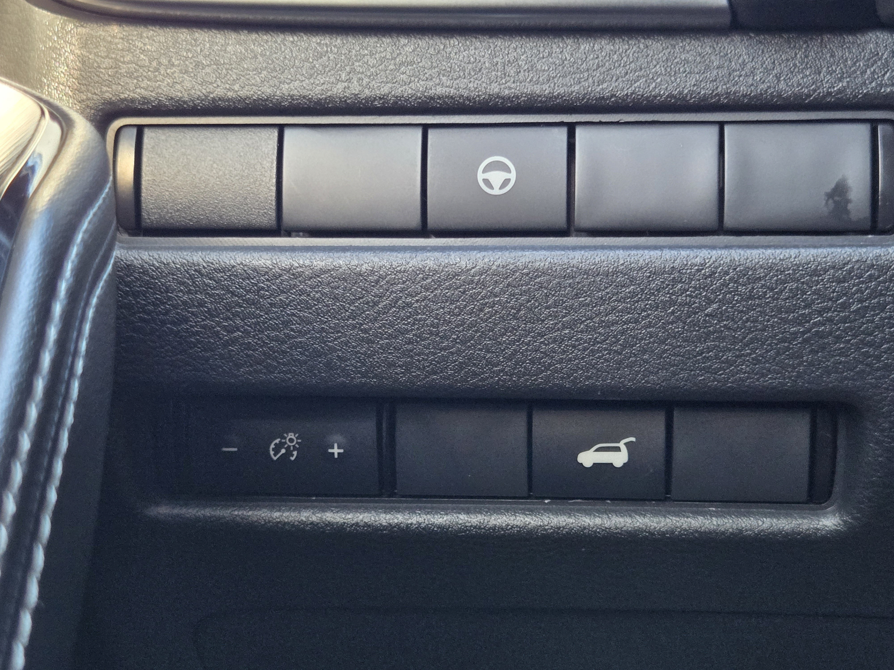 Used 2023 Nissan Rogue SL w/ SL Premium Package FWD image 24