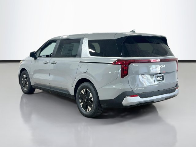 New 2027 Kia Carnival LXS FWD image 5