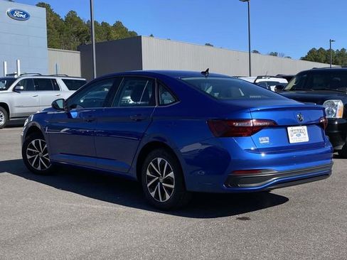 Used 2024 Volkswagen Jetta S image 6