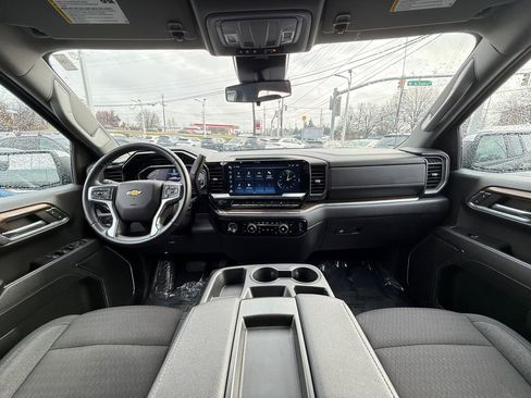 Used 2024 Chevrolet Silverado 1500 LT image 23