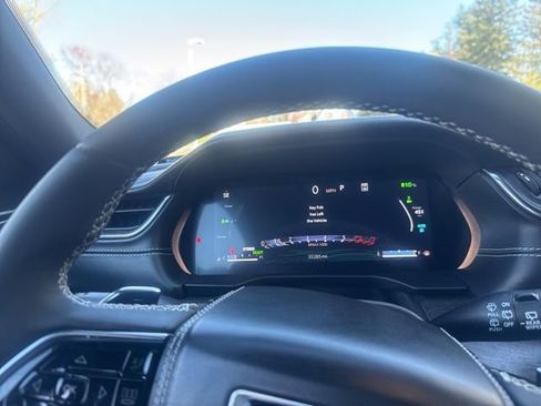 Used 2023 Jeep Grand Cherokee Overland image 26