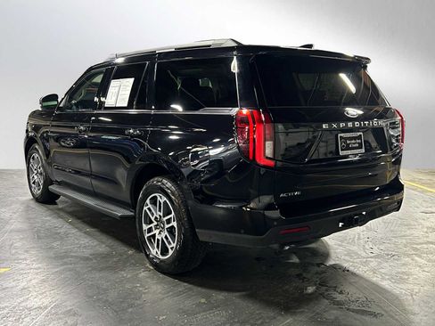 Used 2025 Ford Expedition Active AWD/4WD image 5
