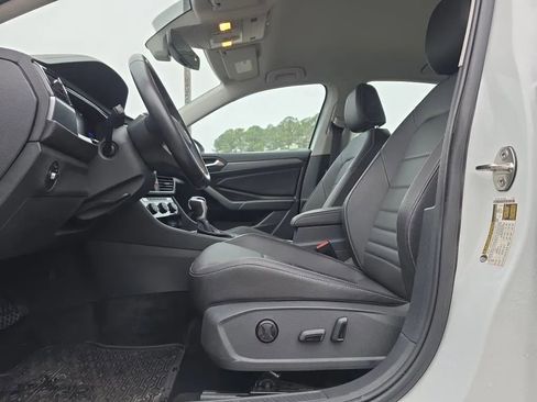 Used 2023 Volkswagen Jetta SE image 13