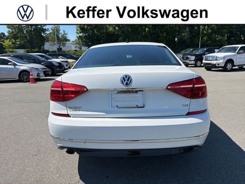 Used 2016 Volkswagen Passat 1.8T R-Line FWD image 4
