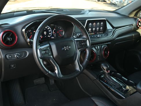 Used 2022 Chevrolet Blazer RS w/ Enhanced Convenience Package image 3