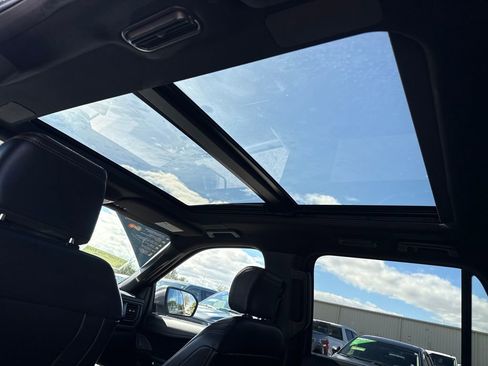 Used 2024 Ford Expedition Platinum image 9