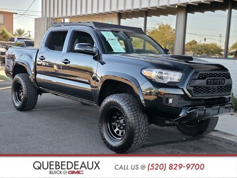 Used 2020 Toyota Tacoma TRD Sport image 1
