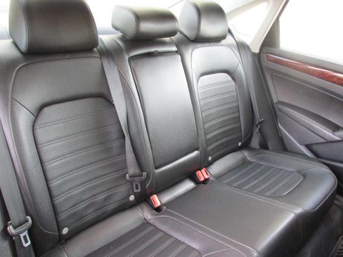 Used 2013 Volkswagen Passat 2.5 SE image 15