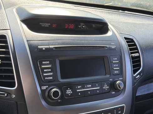 Used 2014 Kia Sorento LX AWD/4WD image 18