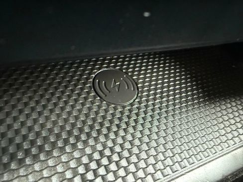 Used 2023 Land Rover Range Rover SE image 65