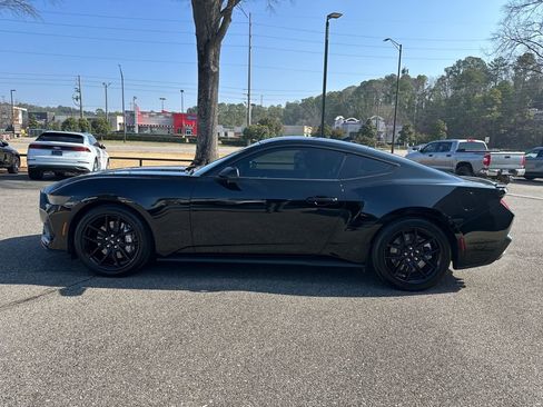 Used 2024 Ford Mustang GT Premium image 7