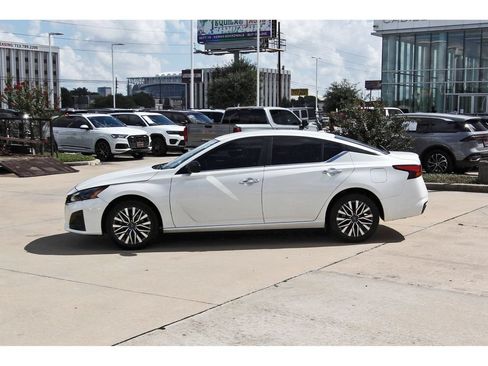Used 2024 Nissan Altima 2.5 SV AWD/4WD image 4
