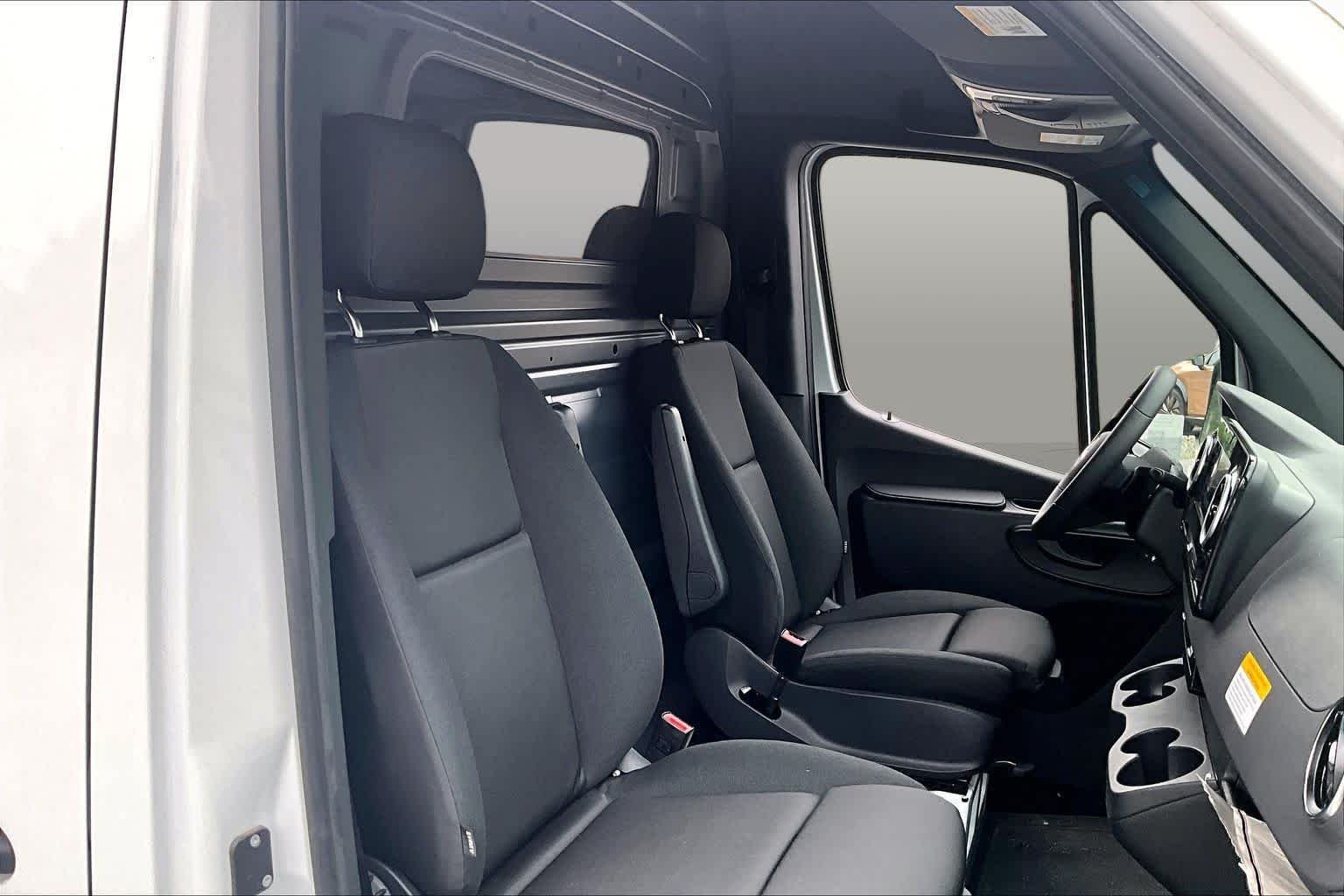 Used 2026 Mercedes-Benz Sprinter 2500 image 8
