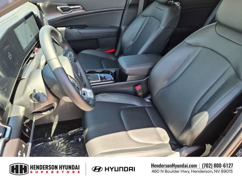 Used 2025 Kia Sportage EX w/ Premium Package FWD image 16