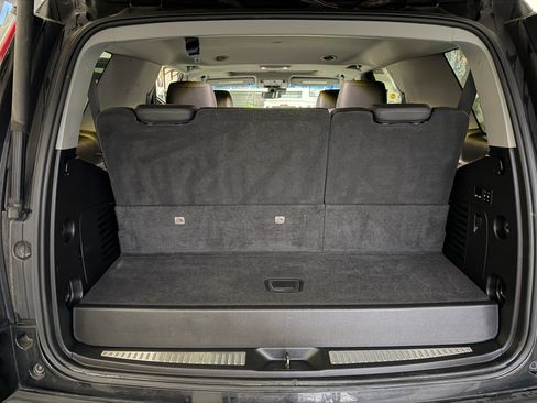 Used 2019 Cadillac Escalade Luxury image 15