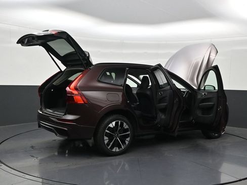 Used 2026 Volvo XC60 B5 Plus AWD/4WD image 31