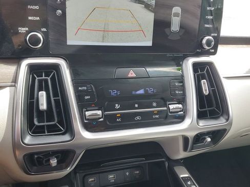 Certified 2023 Kia Sorento EX FWD image 25