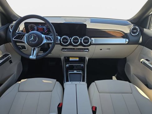 New 2026 Mercedes-Benz GLB 250 image 9