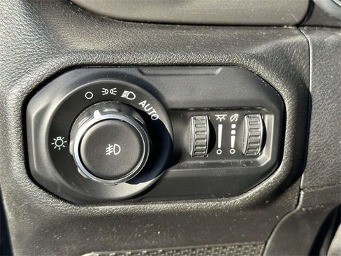 Certified 2021 Jeep Wrangler Unlimited Sahara image 28