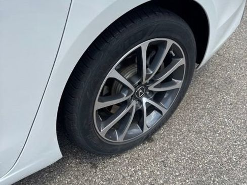 Used 2018 Acura TLX V6 SH-AWD image 3