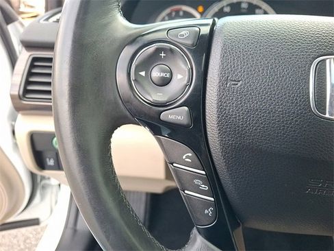 Used 2016 Honda Accord Touring image 22