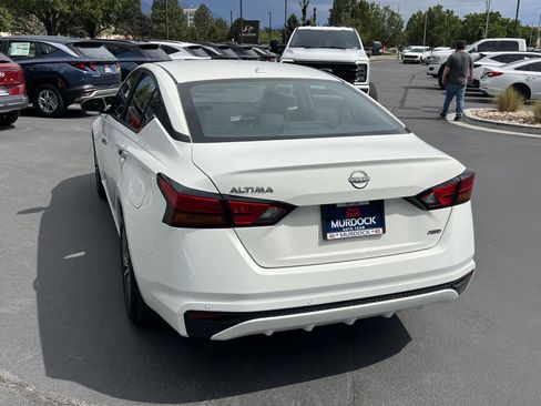 Used 2025 Nissan Altima 2.5 SV AWD/4WD image 10
