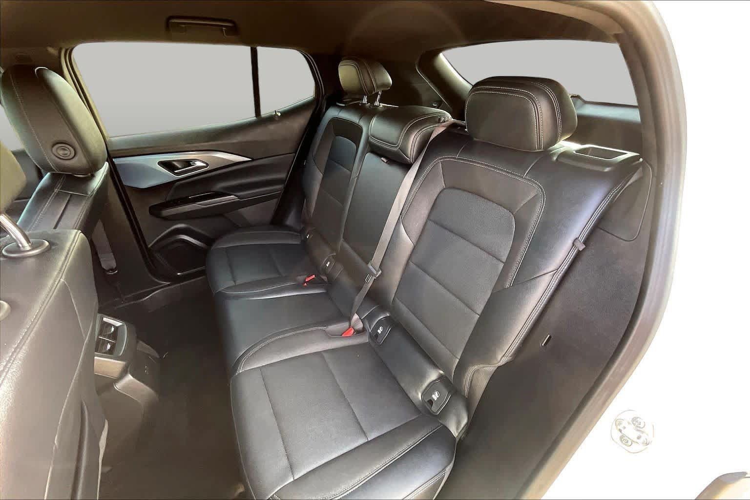 Used 2024 Chevrolet Equinox EV LT w/ LPO, All-Weather Mat Package FWD image 19