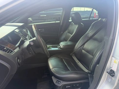 Used 2018 Ford Taurus Limited FWD image 15