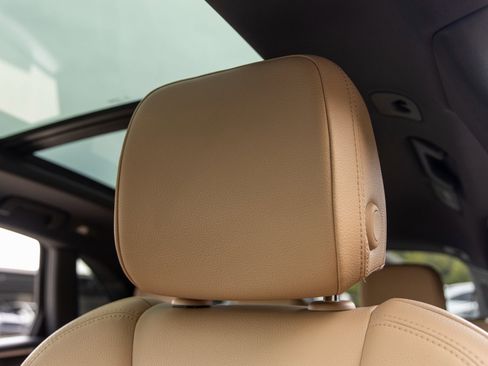 Used 2020 Porsche Macan image 26