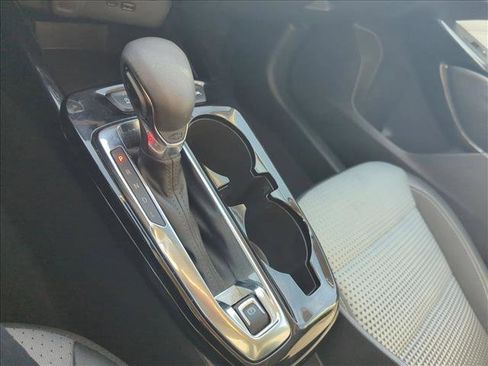 Used 2025 Chevrolet Trax LT image 11