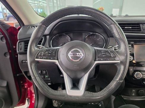 Used 2017 Nissan Rogue SV AWD/4WD image 10