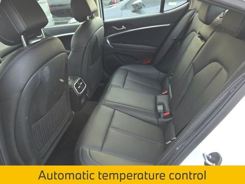 Used 2025 Genesis G70 2.5T RWD image 9